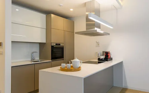 2 Bedrooms Apartment in Dukley Gardens