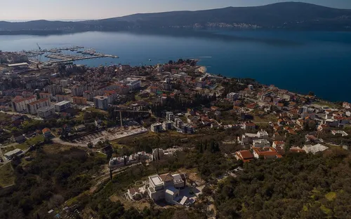 5 Bedrooms Villa in Donja Lastva