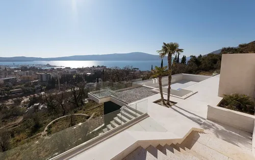 5 Bedrooms Villa in Donja Lastva