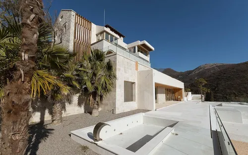 5 Bedrooms Villa in Donja Lastva