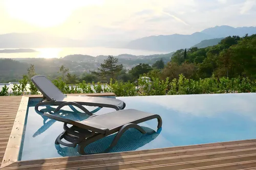 4 Bedrooms Villas in Kavac