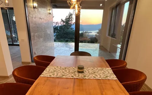 4 Bedrooms Villa in Kavac