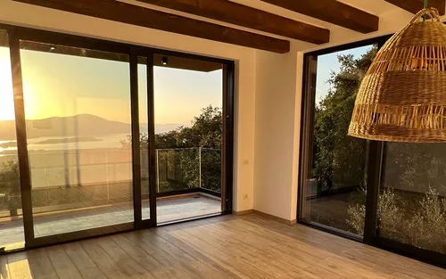 4 Bedrooms Villa in Kavac