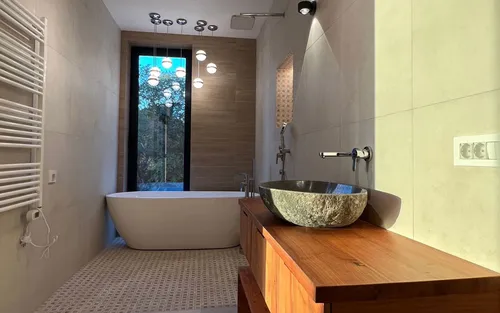 4 Bedrooms Villa in Kavac