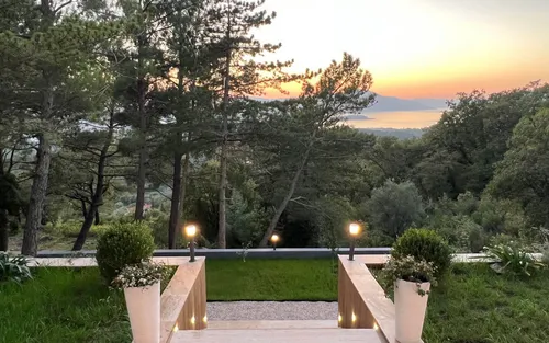4 Bedrooms Villa in Kavac