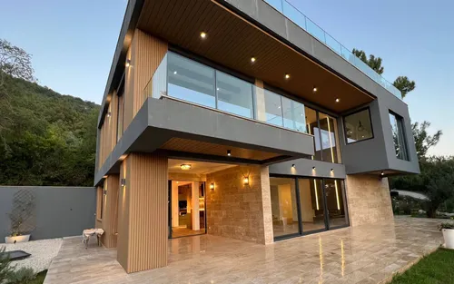 4 Bedrooms Villa in Kavac