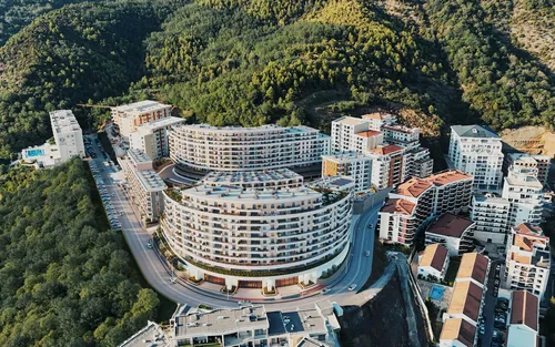 4 Bedrooms Duplex in Becici