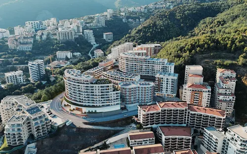 4 Bedrooms Duplex in Becici