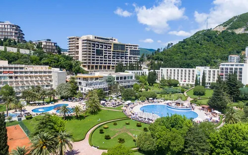 2 Bedrooms Apartment in Becici