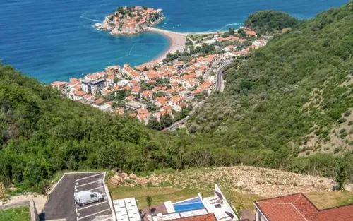 4 Bedrooms Villa in Becici