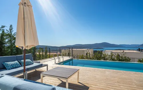 4 Bedrooms Villa in Kavac