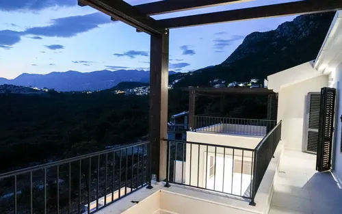 4 Bedrooms Villa in Blizikuce