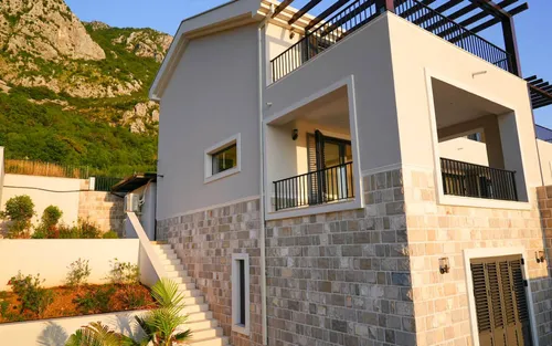 4 Bedrooms Villa in Blizikuce
