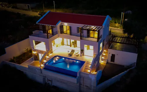 4 Bedrooms Villa in Blizikuce