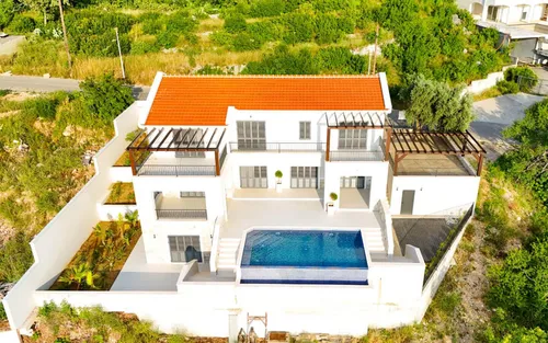 4 Bedrooms Villa in Blizikuce
