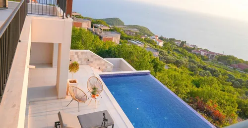 4 Bedrooms Villa in Blizikuce