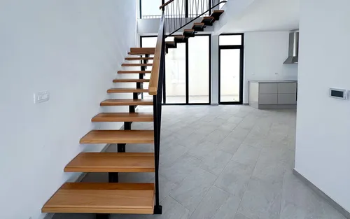 4 Bedrooms Villa in Utjeha