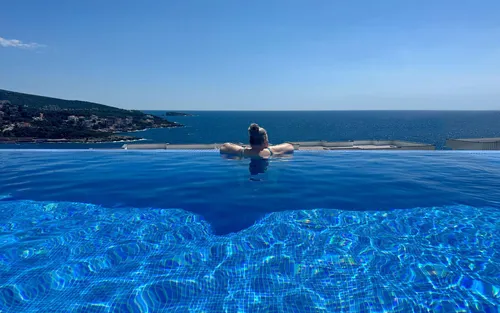 4 Bedrooms Villa in Utjeha