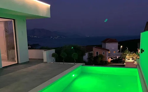 3 Bedrooms Villa in Krimovica