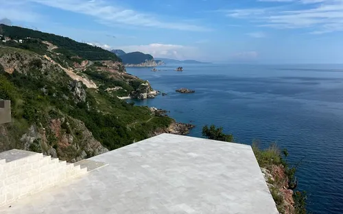 Modern 4-Bedroom Villa with Panoramic Open Sea View