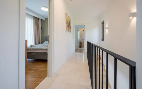 4 Bedrooms Villa in Mrcevac