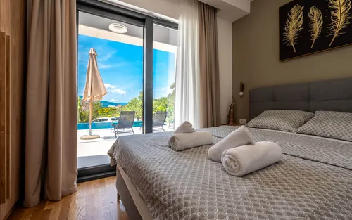 4 Bedrooms Villa in Mrcevac