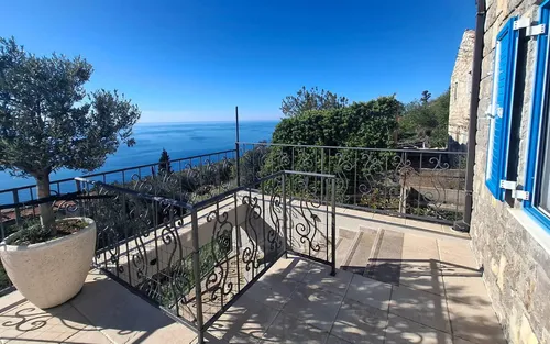 2 Bedrooms Villa in Budva