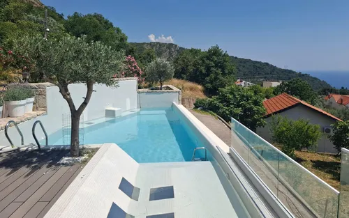 2 Bedrooms Villa in Budva