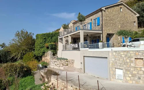 2 Bedrooms Villa in Budva