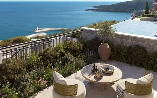 3 Bedrooms Apartment in Lustica