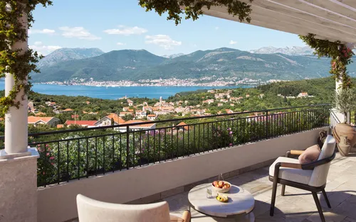 3 Bedrooms Apartment in Lustica