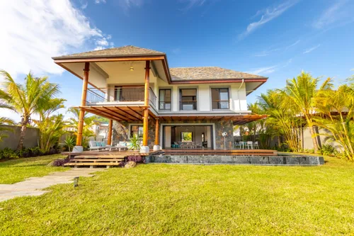 Sumptuous high end 5 bedroom villa in IRS Marina