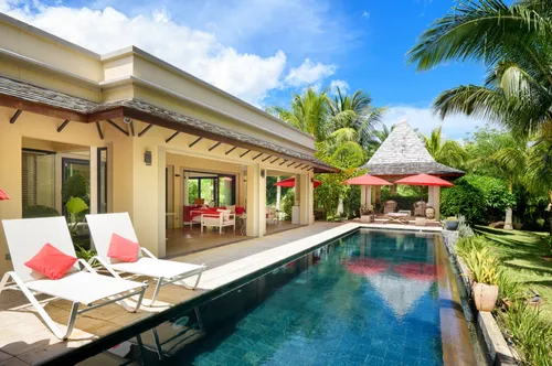 Luxurious single level 3 bedroom villa on a spacious plot of land