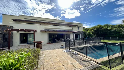 Magnificent family Villa with Mountain View, near Black River National Park