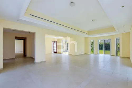4 Bedrooms Villa in Green Community West