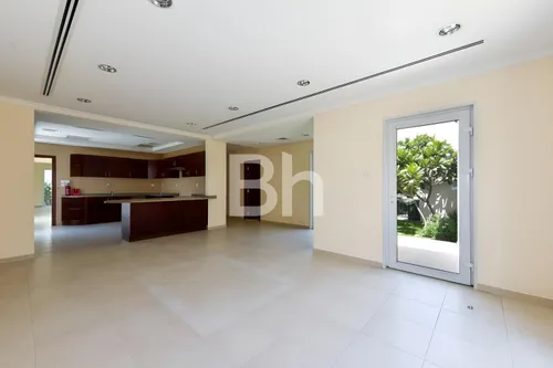 4 Bedrooms Villa in Green Community West