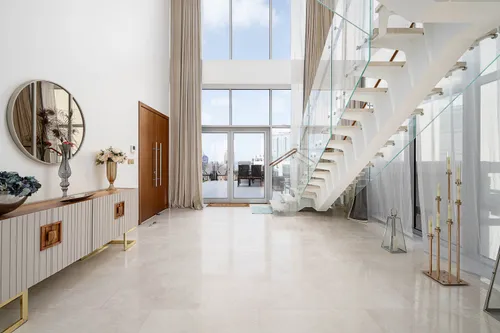 4 Bedrooms Penthouse in Boulevard Crescent 1