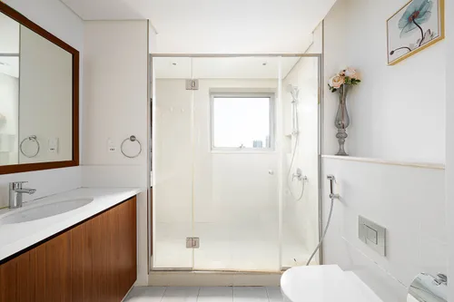4 Bedrooms Penthouse in Boulevard Crescent 1