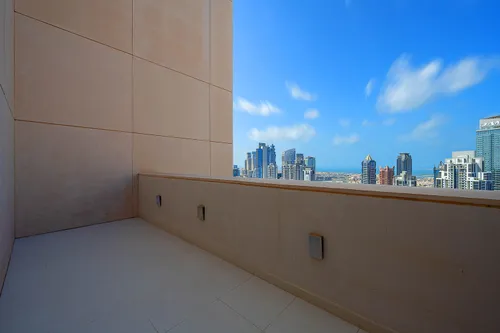 4 Bedrooms Penthouse in Boulevard Crescent 1