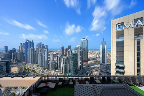 4 Bedrooms Penthouse in Boulevard Crescent 1