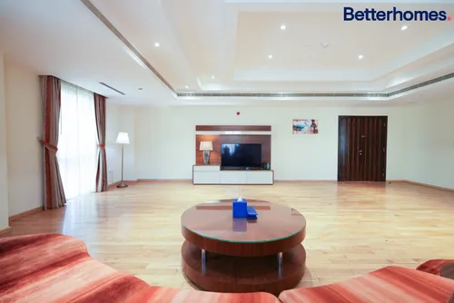 Top Floor Penthouse |Sea View | Pvt Pool| Maids