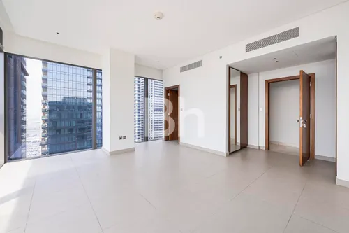 4 Bedrooms Penthouse in Marina Gate 1