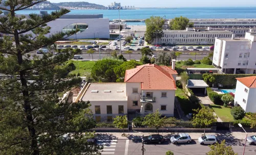 5 Bedrooms House in Belém