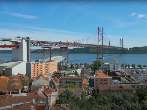 Six bedroom duplex apartment in Alcântara