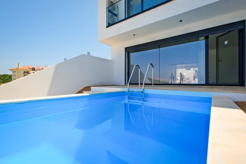 T3 villa under construction with garden, pool and sea views in Ericeira