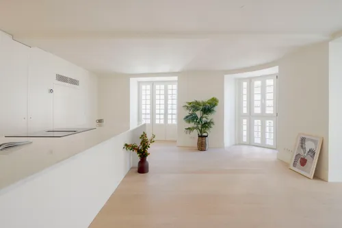 Two-Bedroom Apartment with Two Parking Spaces in Avenida da Liberdade, Lisbon