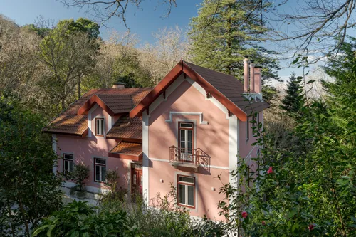 Majestic 7-bedroom chalet in the heart of historic Sintra