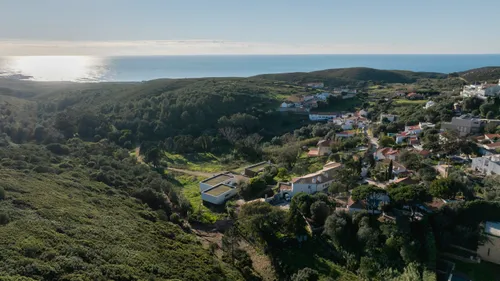 Property with five residences, sea views and 3 km´s from the beach