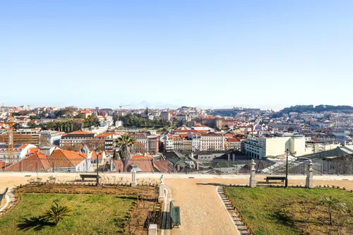 3 Bedrooms House in Misericórdia