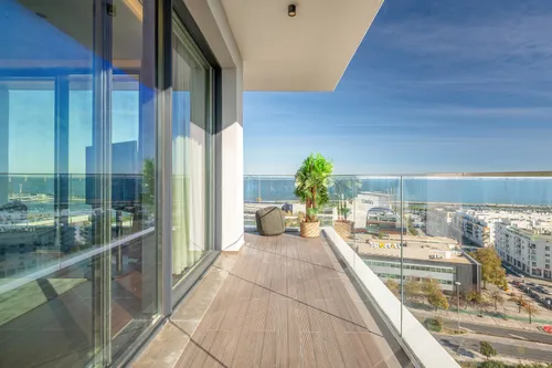 4 Bedrooms Apartment in Parque das Nações